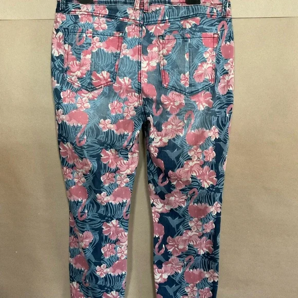 Signature Studio Floral Flamingo Print jeans. Fringe hem. Size 12. - Picture 6 of 10